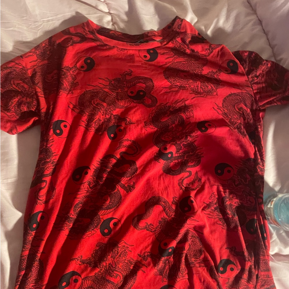 Red ting hand shirt